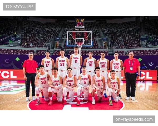 特写：总决赛终场哨响，阿不都沙拉木与辽宁队老队友韩德君紧紧相拥